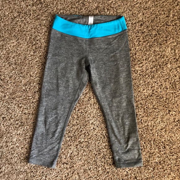 Girls Cropped Ivivva Leggings - Picture 1 of 3